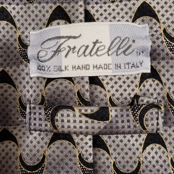 New Fratelli -  Tie - 100% Silk Hand Made in Italy- Formal Wear - Picture 7 of 8
